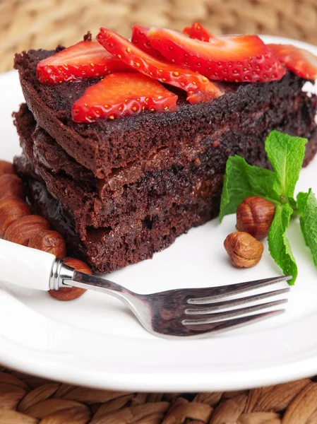 Házi csokoládé torta, eper — Stock Fotó