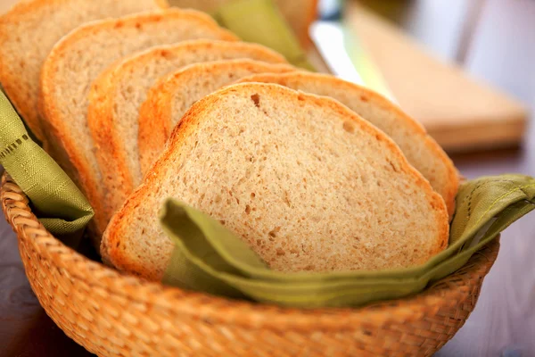 Rebanadas de pan caseras — Foto de Stock