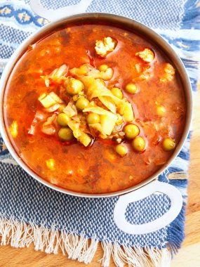 tavuk sebze çorbası