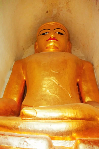 Estátua de Bhudda, Bagan, Myanmar — Fotografia de Stock