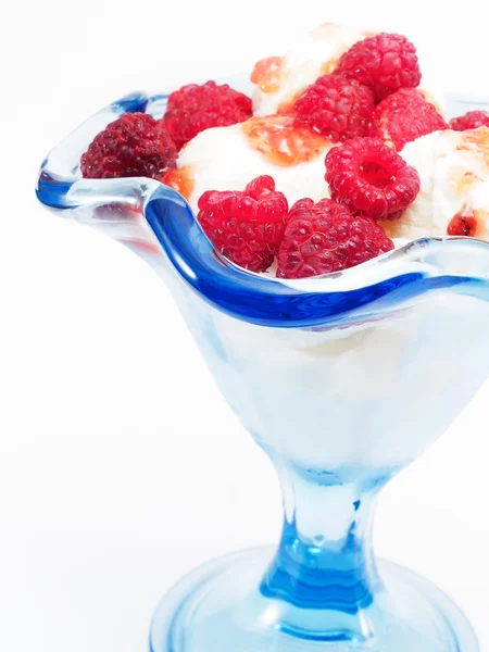 Vanilla Ice Cream With Raspberries — Stock Photo, Image