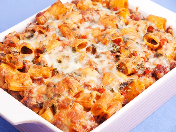 Baked macaroni with meat and cheese — Stock Photo, Image