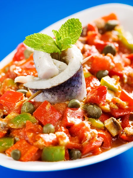 Tunisian salad with fish and vegetables — Stock Photo, Image