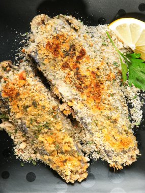 Gevrek fırın kızarmış balık