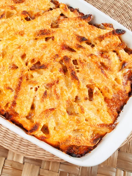 Macaroni met kaas gebakken — Stockfoto