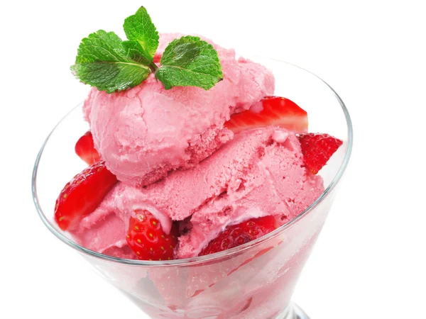 Gelato alla fragola con menta — Foto Stock