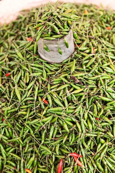 Yeşil kırmızı biber — Stok fotoğraf