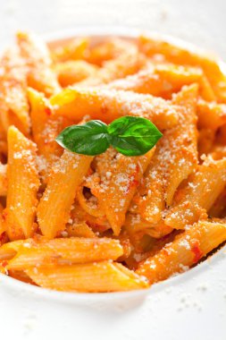 Pasta krema ve biber ile