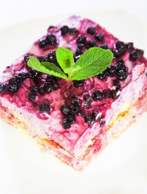 Yaban mersini tiramisu nane ile