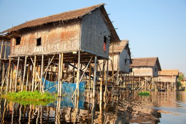 Myanmar kayan köy evleri
