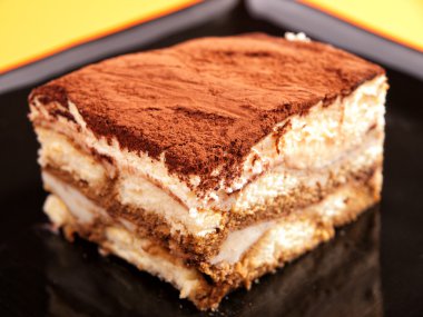 Tiramisu pasta siyah plaka