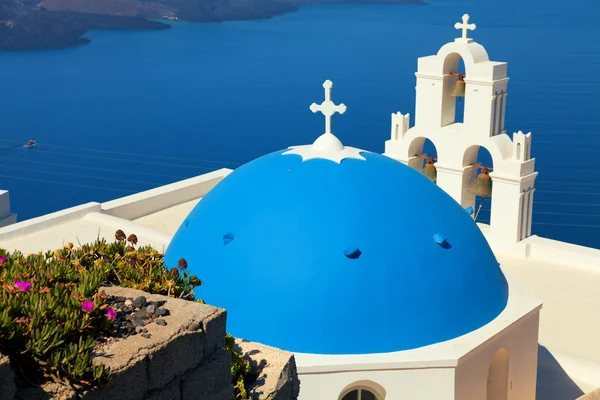 Berühmte Kirche in Fira — Stockfoto