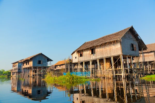 Floating village houses in Myanmar — Stock Photo, Image