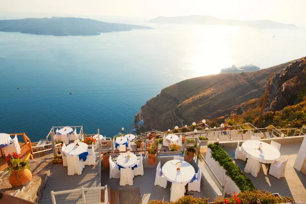 Local restaurant in Fira, Santorini — Stock Photo, Image