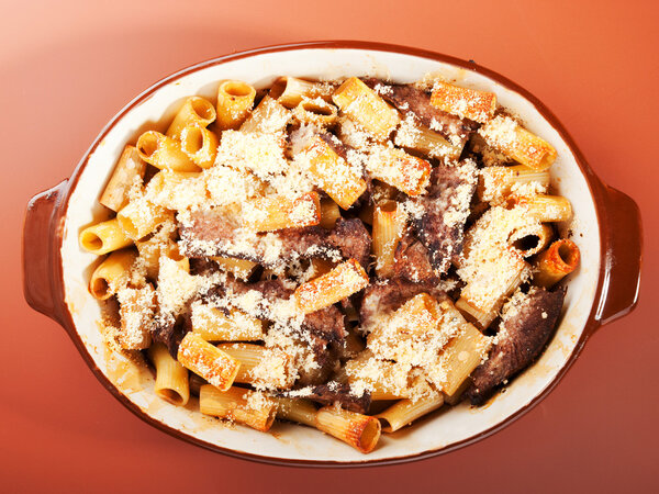 Macaroni with veal casserole