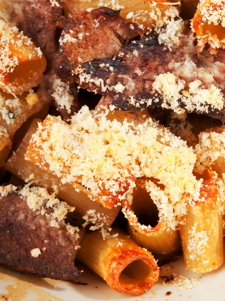 Maccheroni con casseruola di vitello — Foto Stock