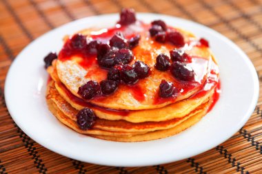 Böğürtlenli reçel krep