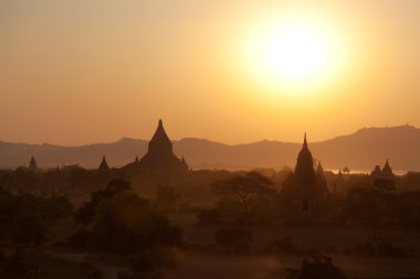 Bagan pagodadan gündoğumu