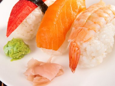 Nigiri suşi üç tür
