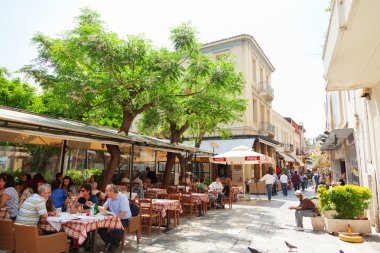 Atina'da yemek insanlar