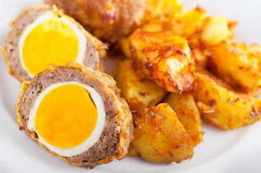 haşlanmış yumurtalı köfte