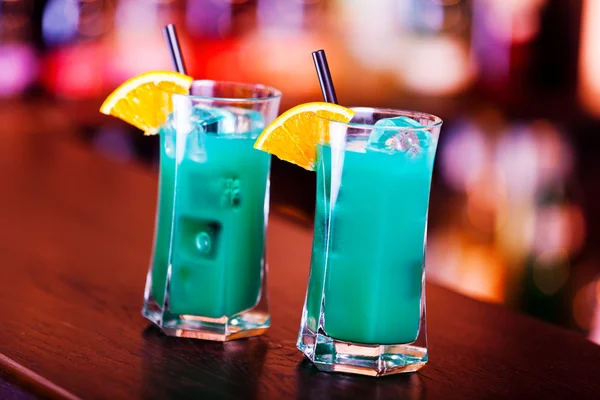 Diepe blauwe zee Cocktail — Stockfoto