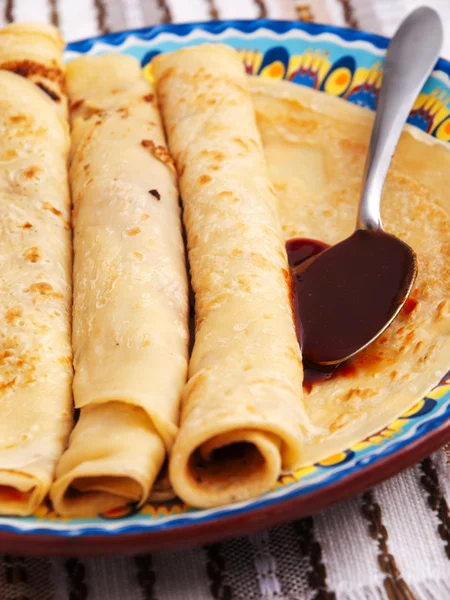 Hemlagade pannkakor med choklad — Stockfoto