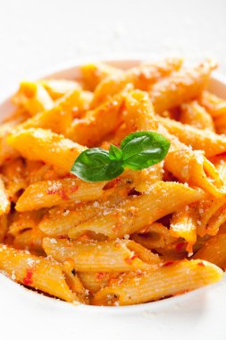 Krem ve biber ile Penne