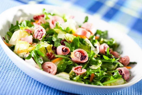 Ensalada saludable hecha de lechuga — Foto de Stock