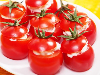 Dolması domates peynir krem