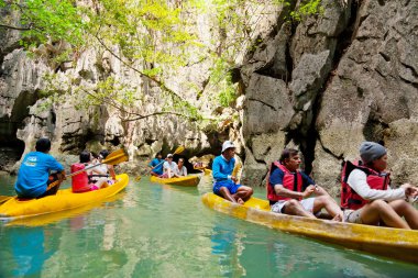 Pang Nga Körfezi, Tayland'da Kayak
