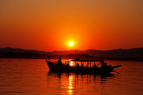 Balıkçı, Inle Gölü, Myanmar — Stok fotoğraf