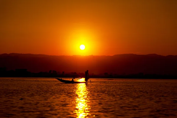 Rybak, Inle Lake, Myanmar — Zdjęcie stockowe