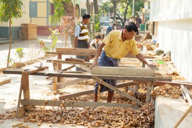Gönüllü işçi Mahagandayone Manastırı