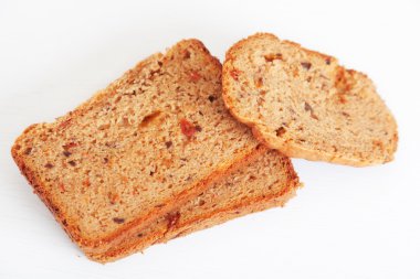 ev yapımı ekmek üzerine beyaz izole