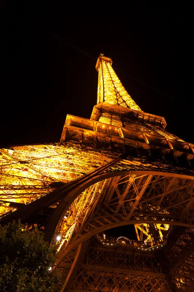 Torre Eiffel à noite — Fotografia de Stock