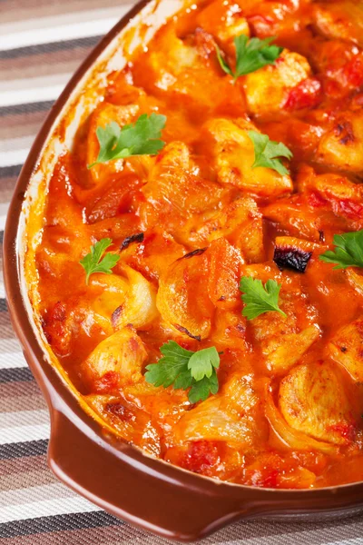 Casserole with chicken, potatoes and tomatoes — Stock Photo, Image