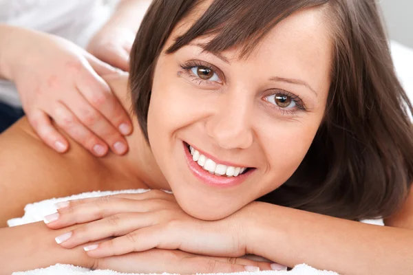 Young woman having massage — Stock Photo, Image