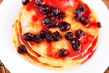 Böğürtlenli reçel krep