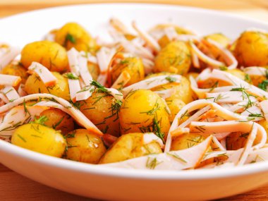 Pastırma ile bebek patates kızartması