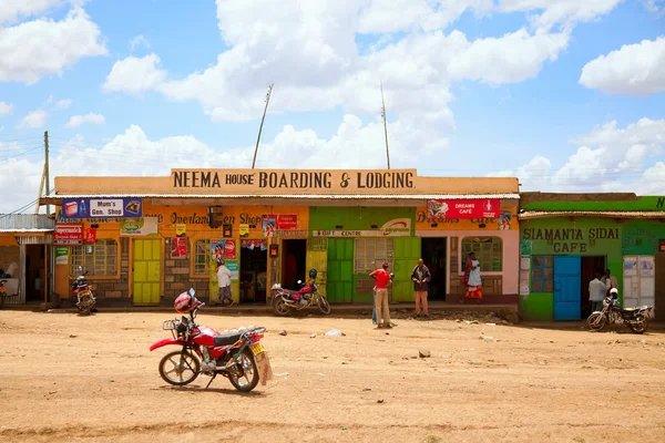 Kenyan people near small shop — Stock Photo, Image