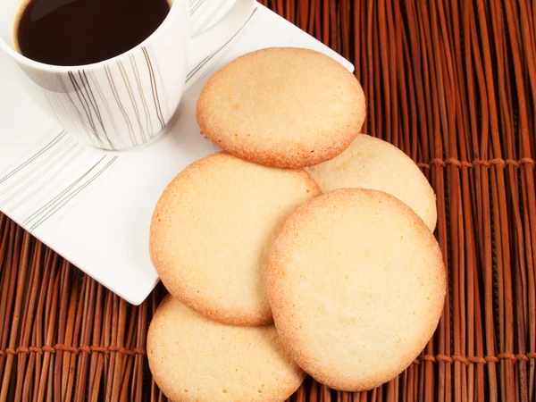 Biscoitos caseiros com café — Fotografia de Stock