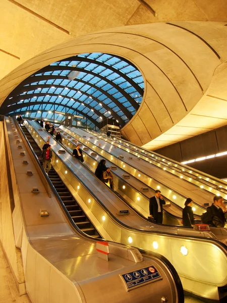 Kanarienvogel U-Bahn-Station, London — Stockfoto