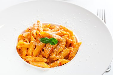 Krem ve biber ile Penne