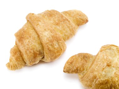 İki pişmiş kruvasanlar