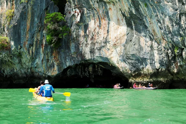 Kayaking in Pang Nga Bay, Thailand — Stock Photo, Image