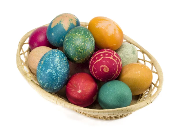 Uova di Pasqua nel cestino — Foto Stock