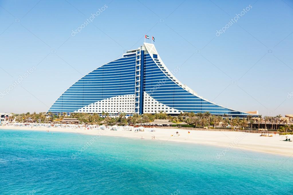 Jumeirah Beach hotel, Dubai Stock Editorial Photo © ivanmateev 63390727