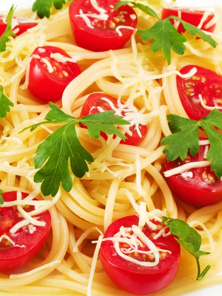 Spaghetti med körsbärstomater — Stockfoto