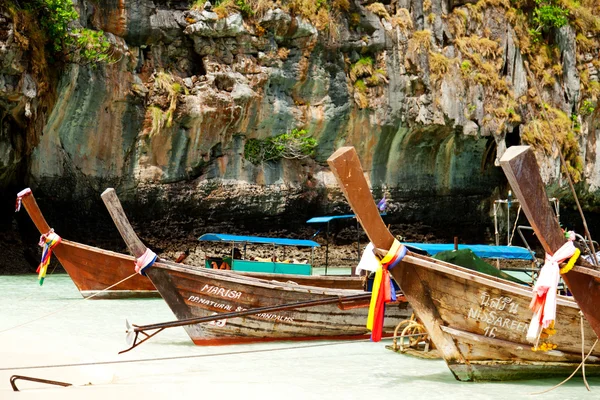 Longtail boats, Maya bay, Thailand — Stock Photo, Image